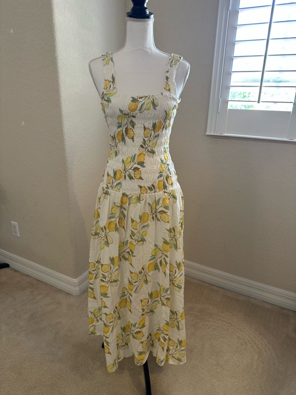 Avec Les Filles White Maxi Dress with Yellow Lemon & Green Leaf Print - Picture 7 of 14